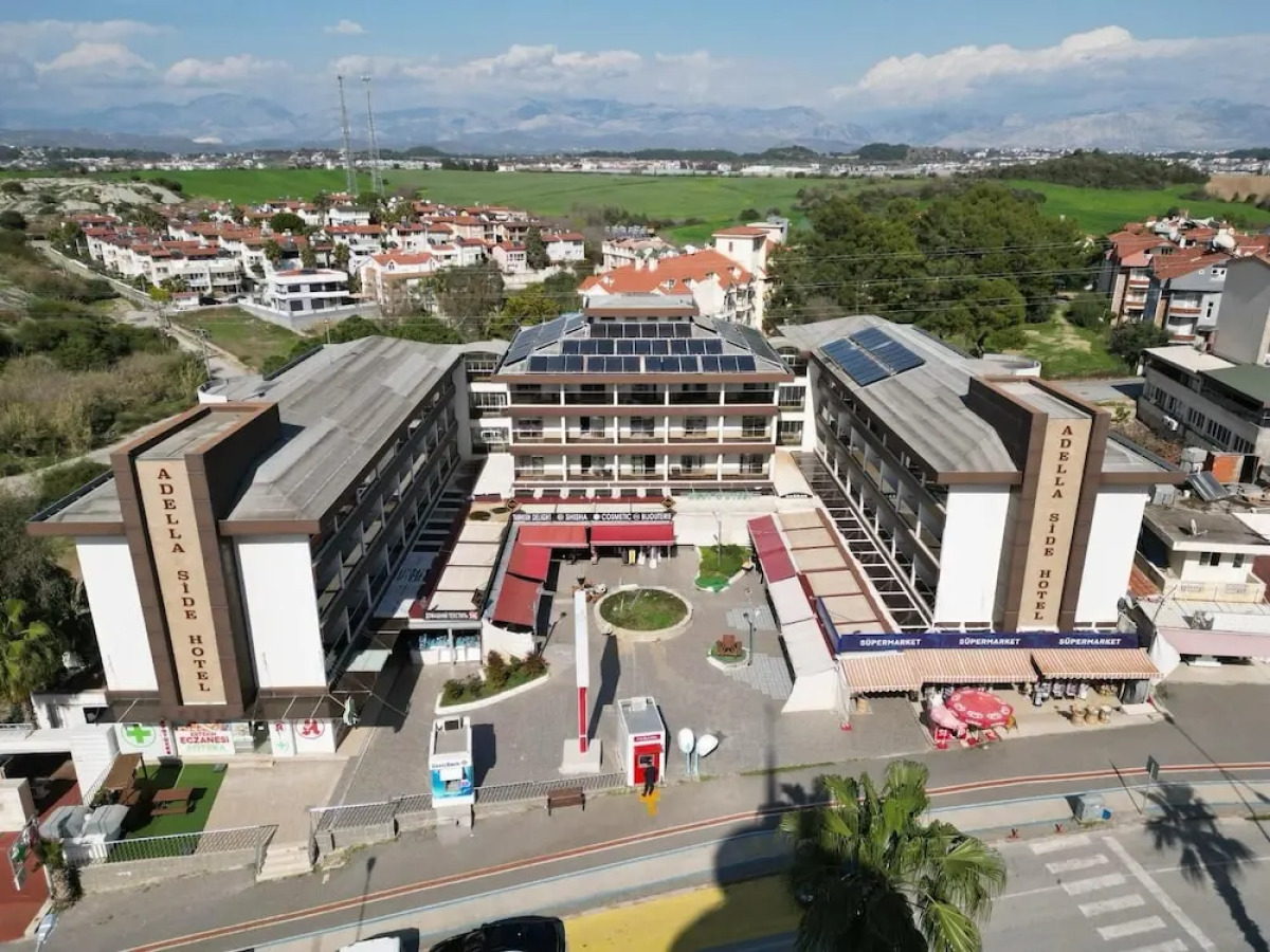 Adella Side Hotel