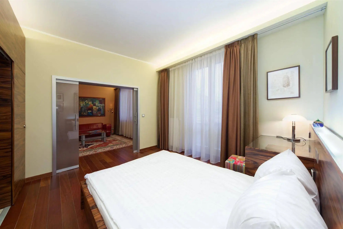 Merchant's Avenue Hotel