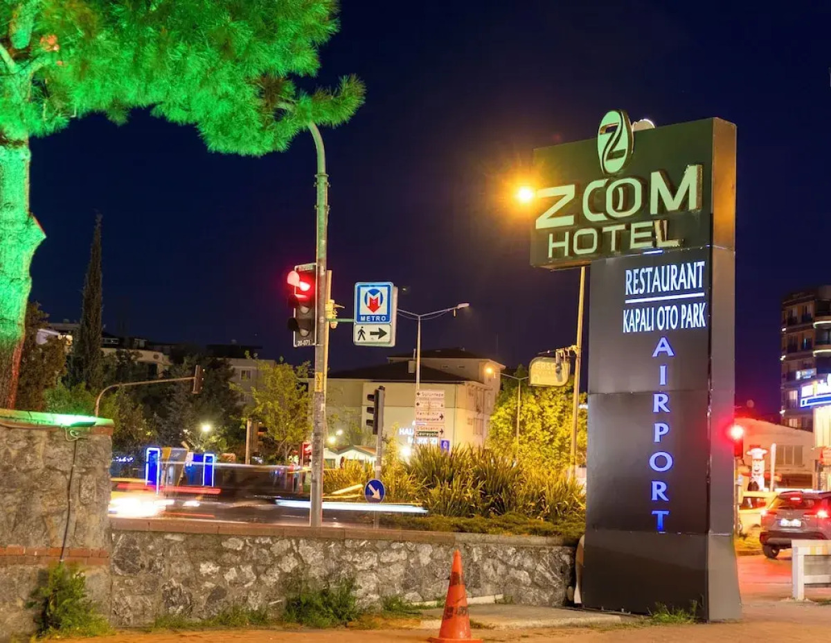 Zoom Hotel