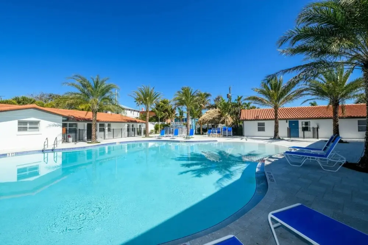 Siesta Key Beach Resort and Suites