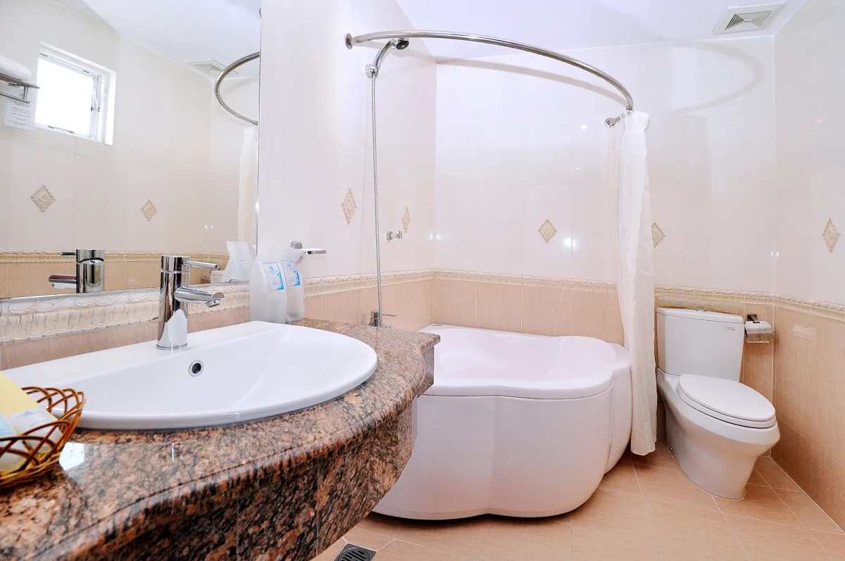 Tan Hoang Long Hotel