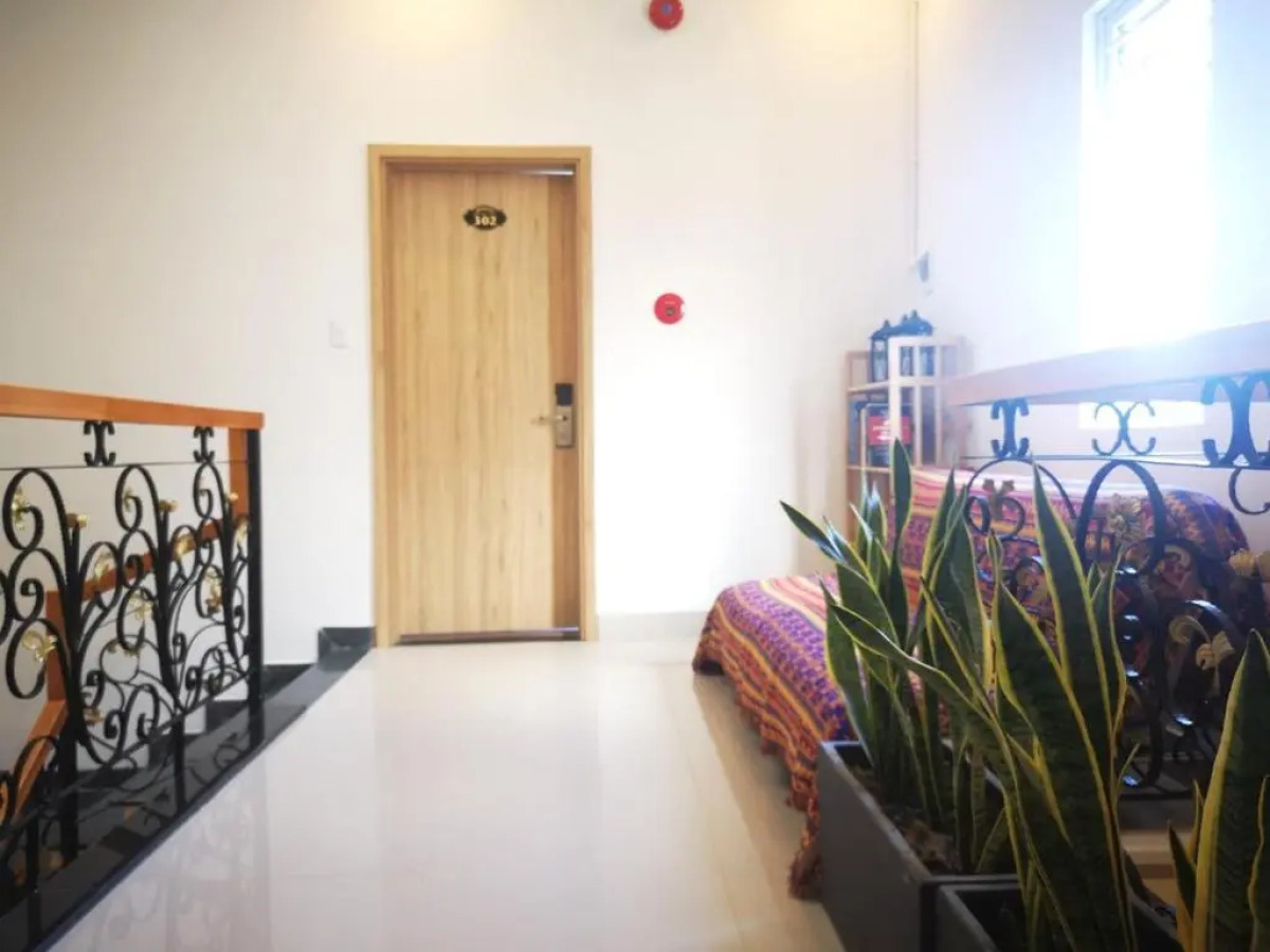 Benzen Boutique Stays Hostel and Apartment