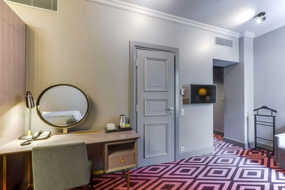 Отель Grand Poet Hotel by Semarah