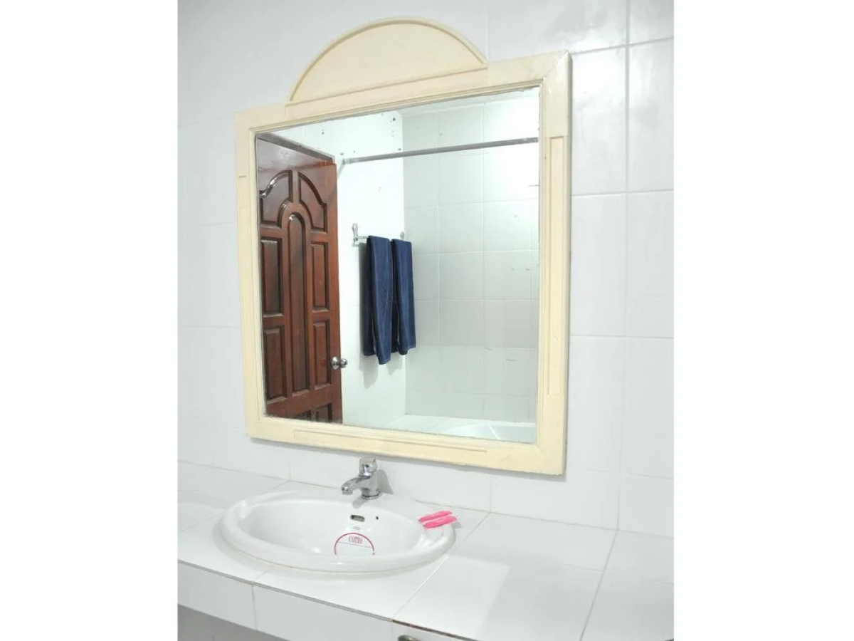 Highfive Guest House