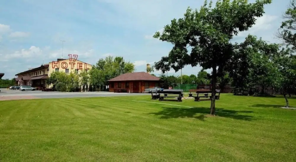 Usługi Noclegowe 17