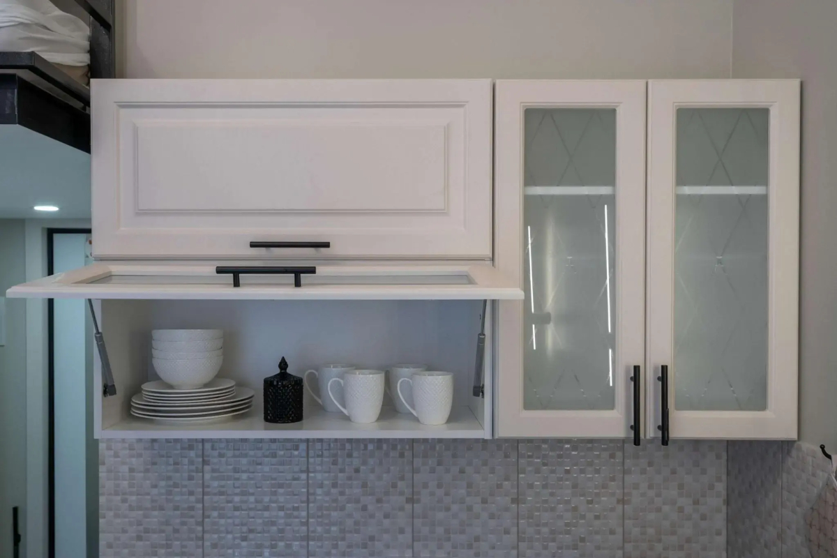 Метры в центре на Греческом проспекте 17