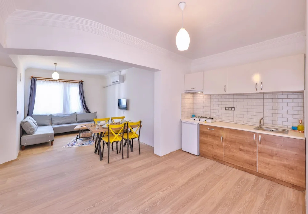 3 House Apart