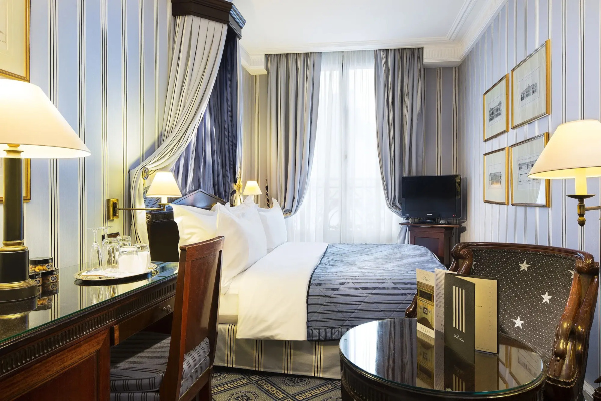 Le Dokhan’s Paris Arc de Triomphe, a Tribute Portfolio Hotel