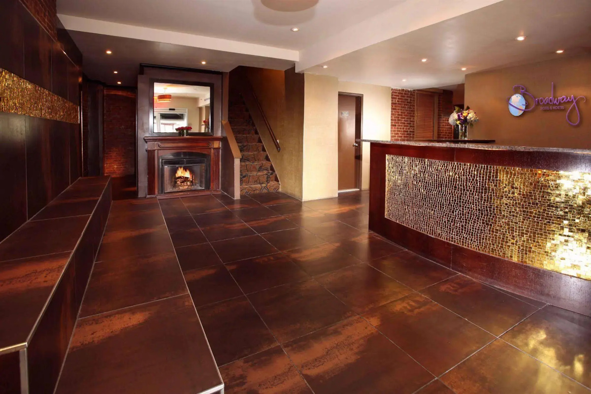 Broadway Hotel and Hostel