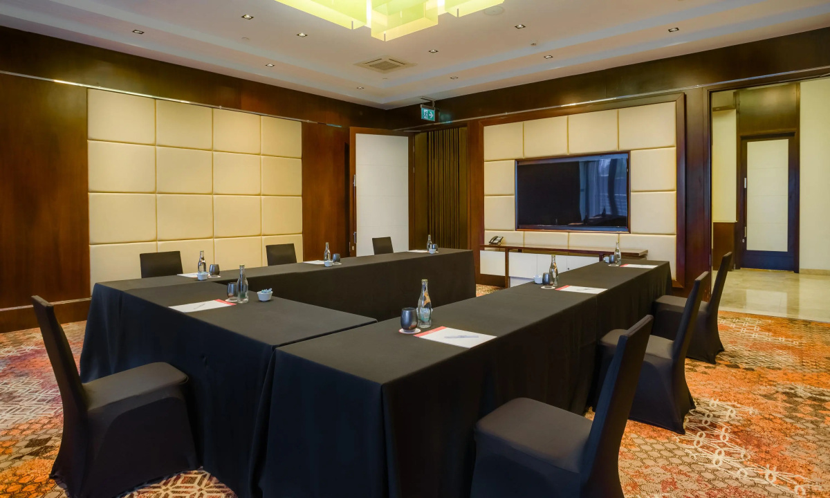 Отель Crowne Plaza Nairobi Airport, an IHG