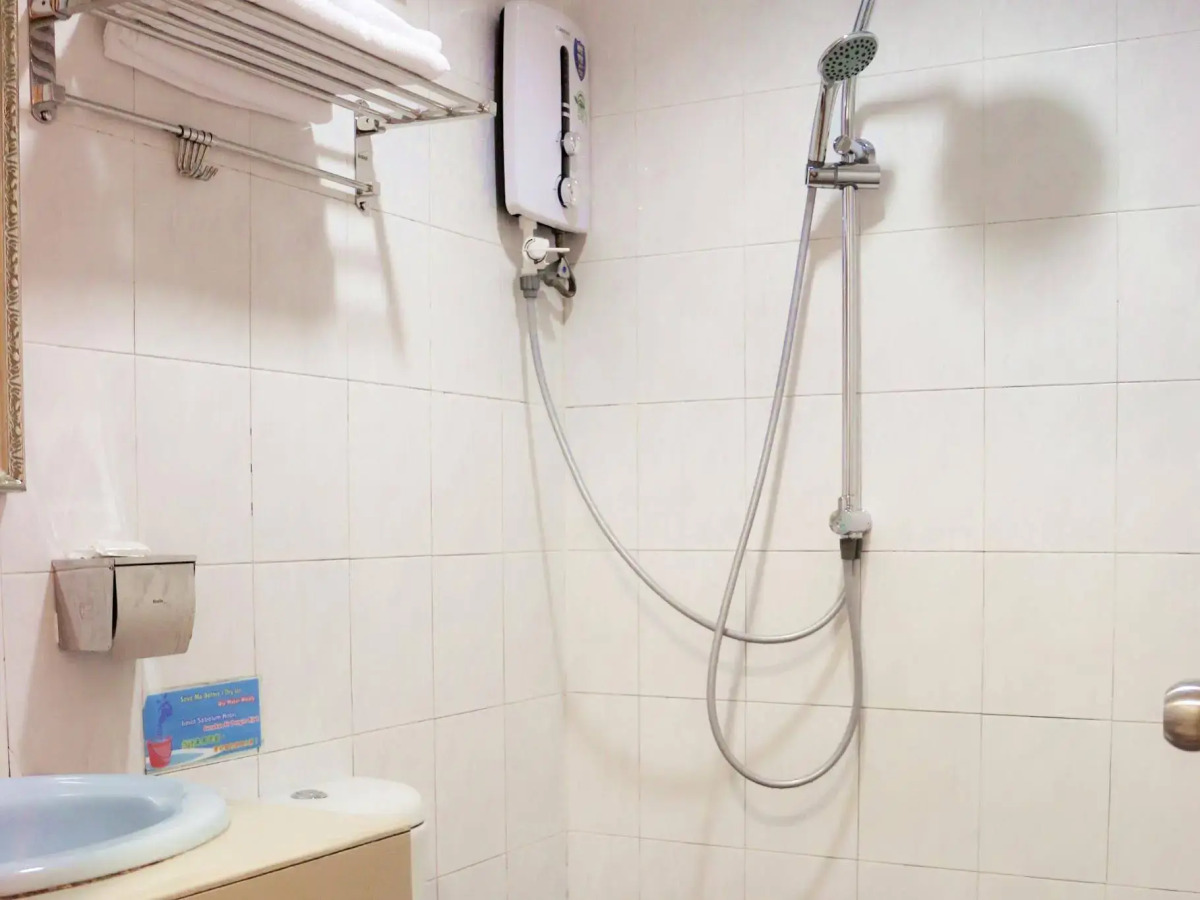 Super OYO 761 City Hotel