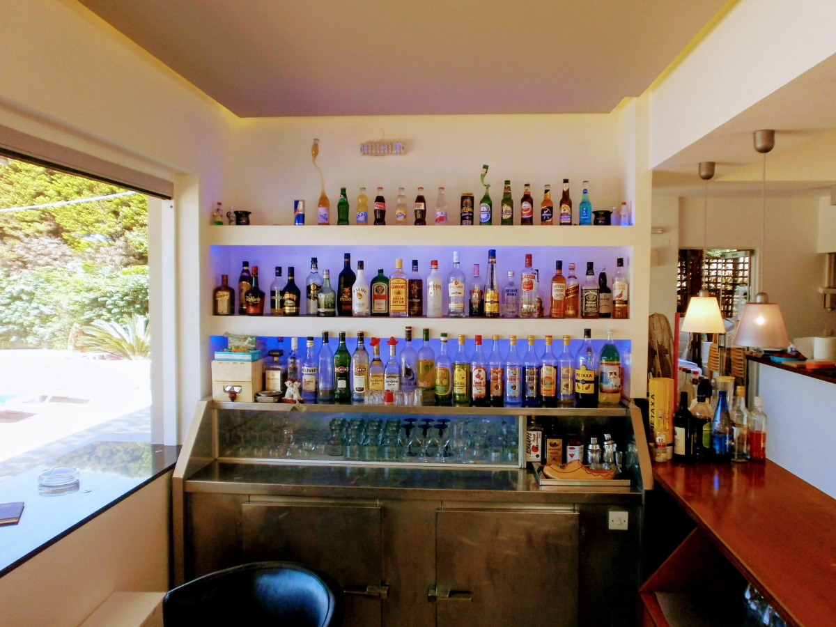 Iraklis Studios & Apartments