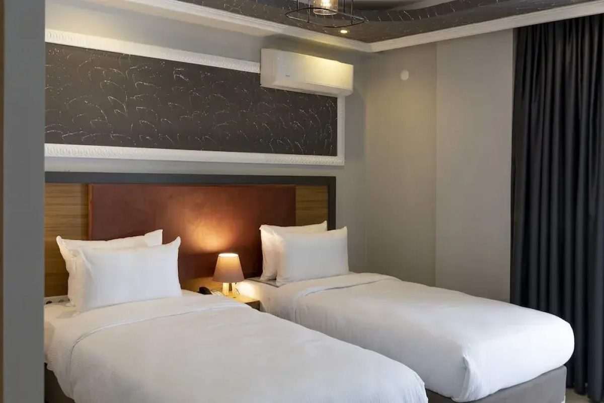 Toprak Hotel