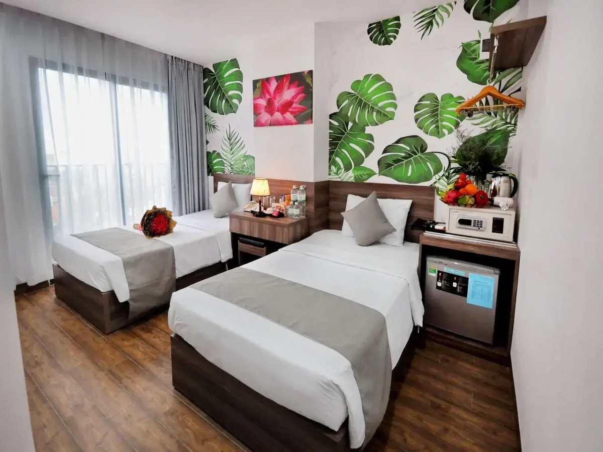 Mega Light Hotel