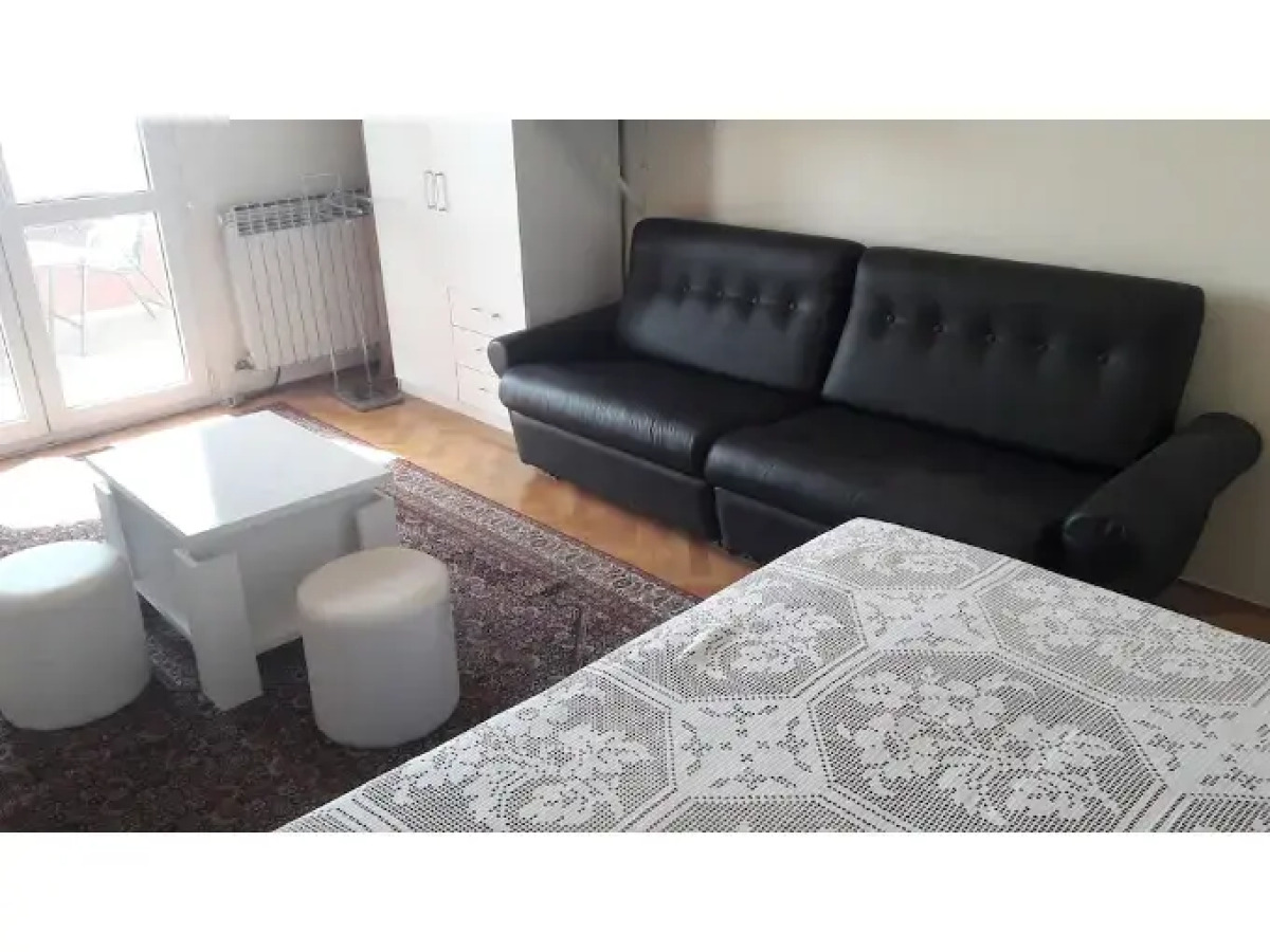 Apartment & Rooms House with Garden