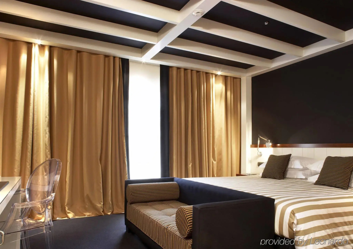 U232 Hotel