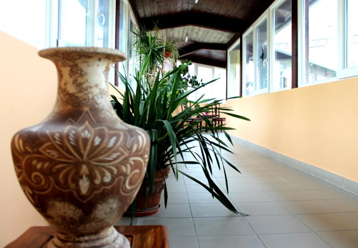 Fried Castle Hotel and Restaurant