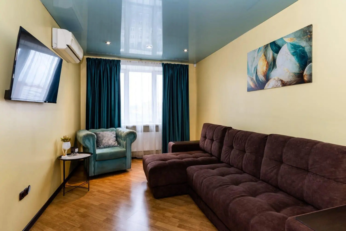 Room Hotel (Рум Хотел) на проспекте Кузнецкстроевский 22