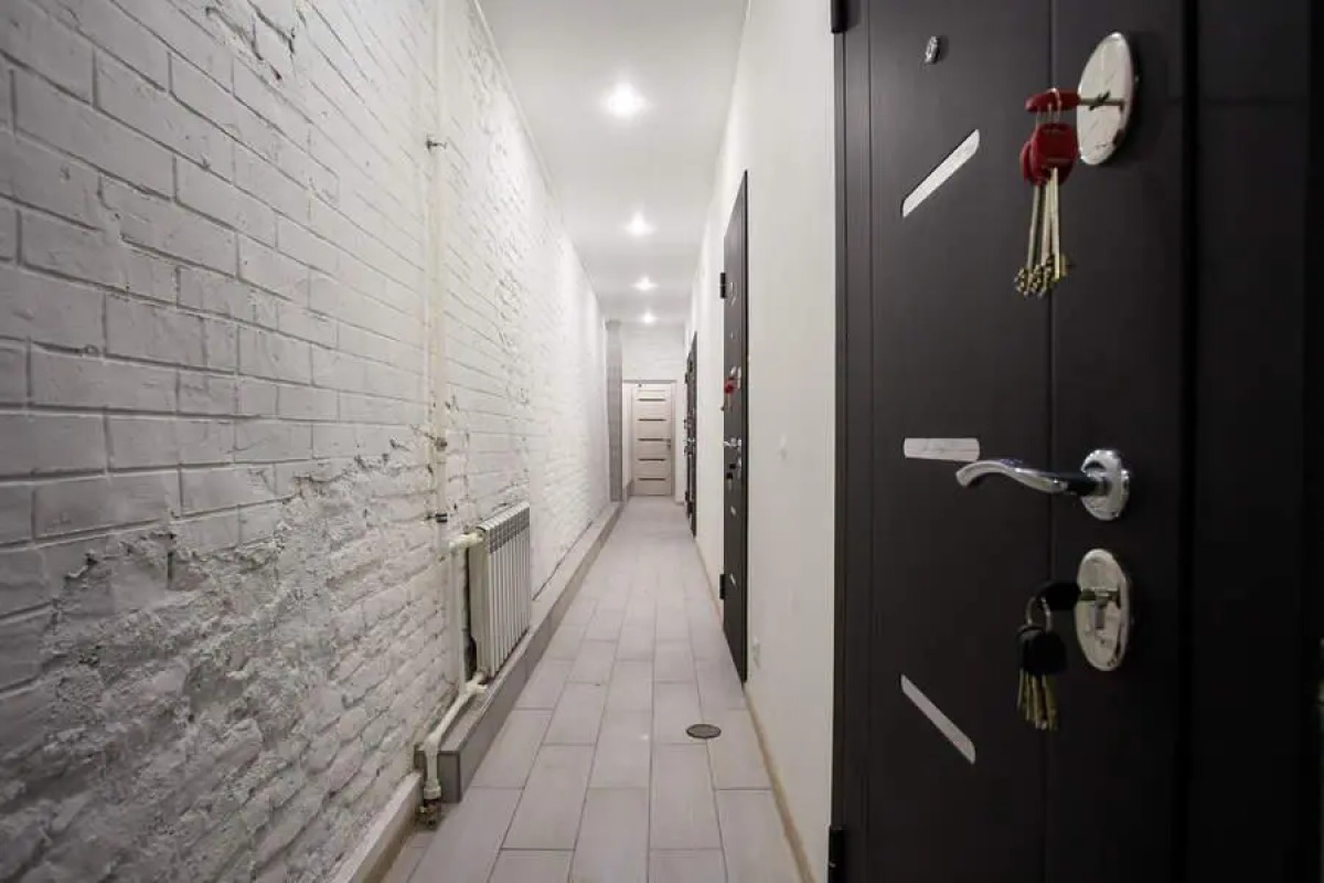 Guests Love on Rubinsteina