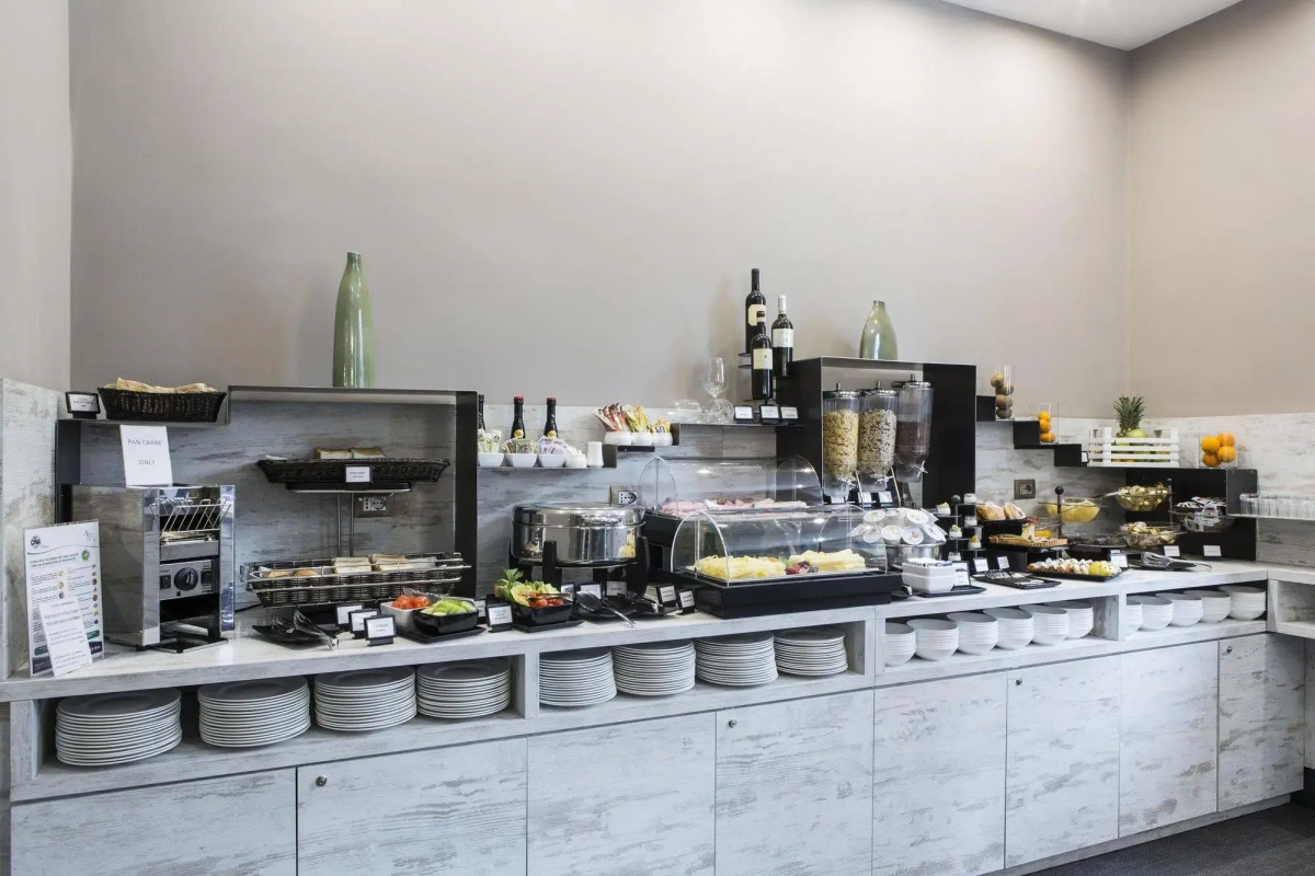 Отель The Guardian