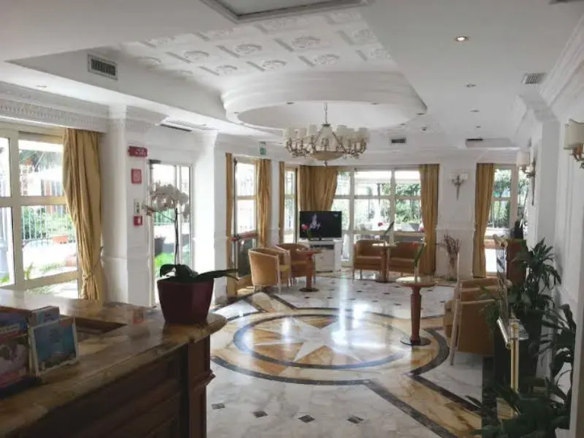 Sunrise Hotel