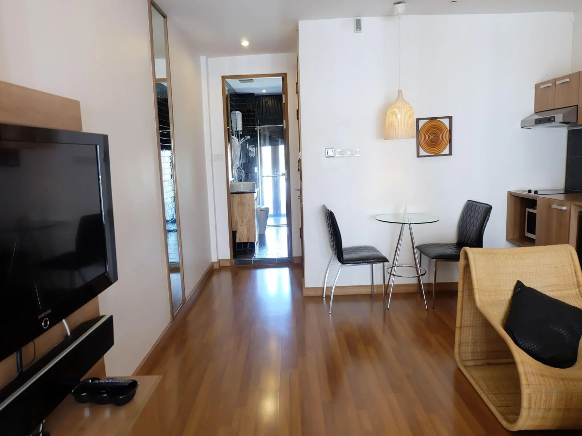 5ive Beach House Hotel