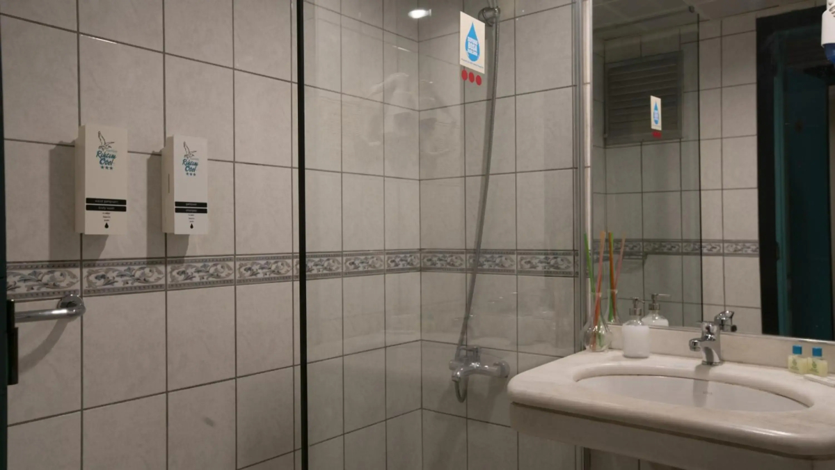 Отель Swissotel Al Murooj Dubai