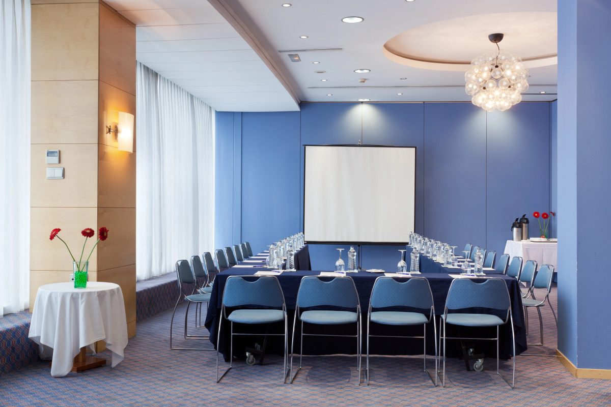 Отель Senator Parque Central