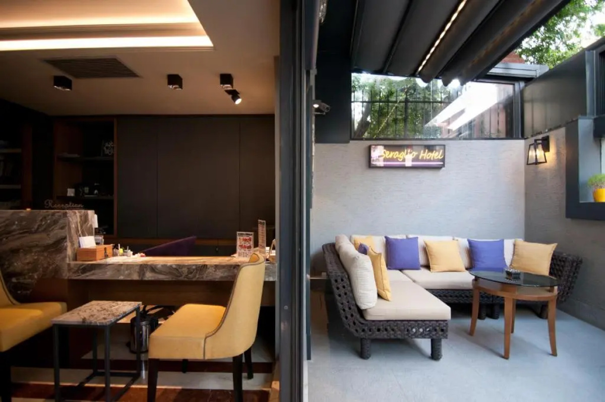 Seraglio Hotel & Suites