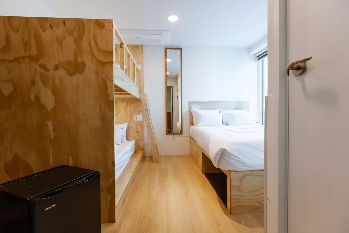 Step Inn Myeongdong 2 - Hostel