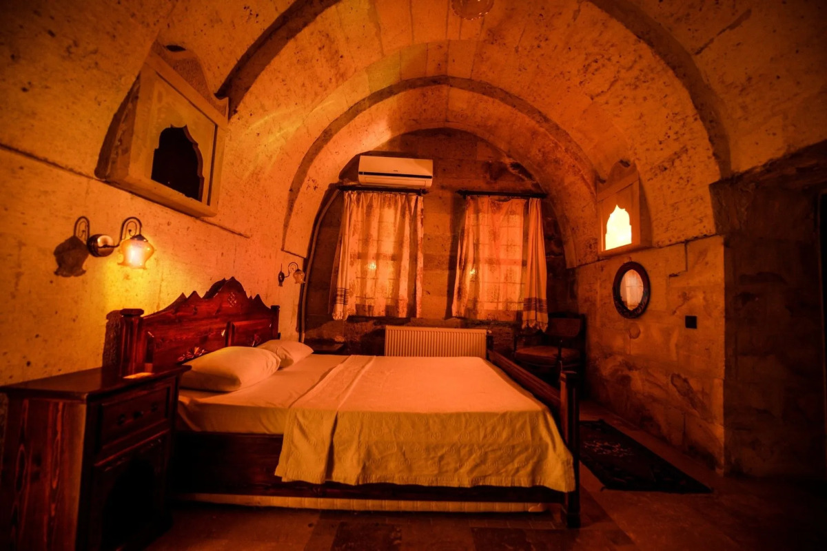 Vineyard Cave Hotel
