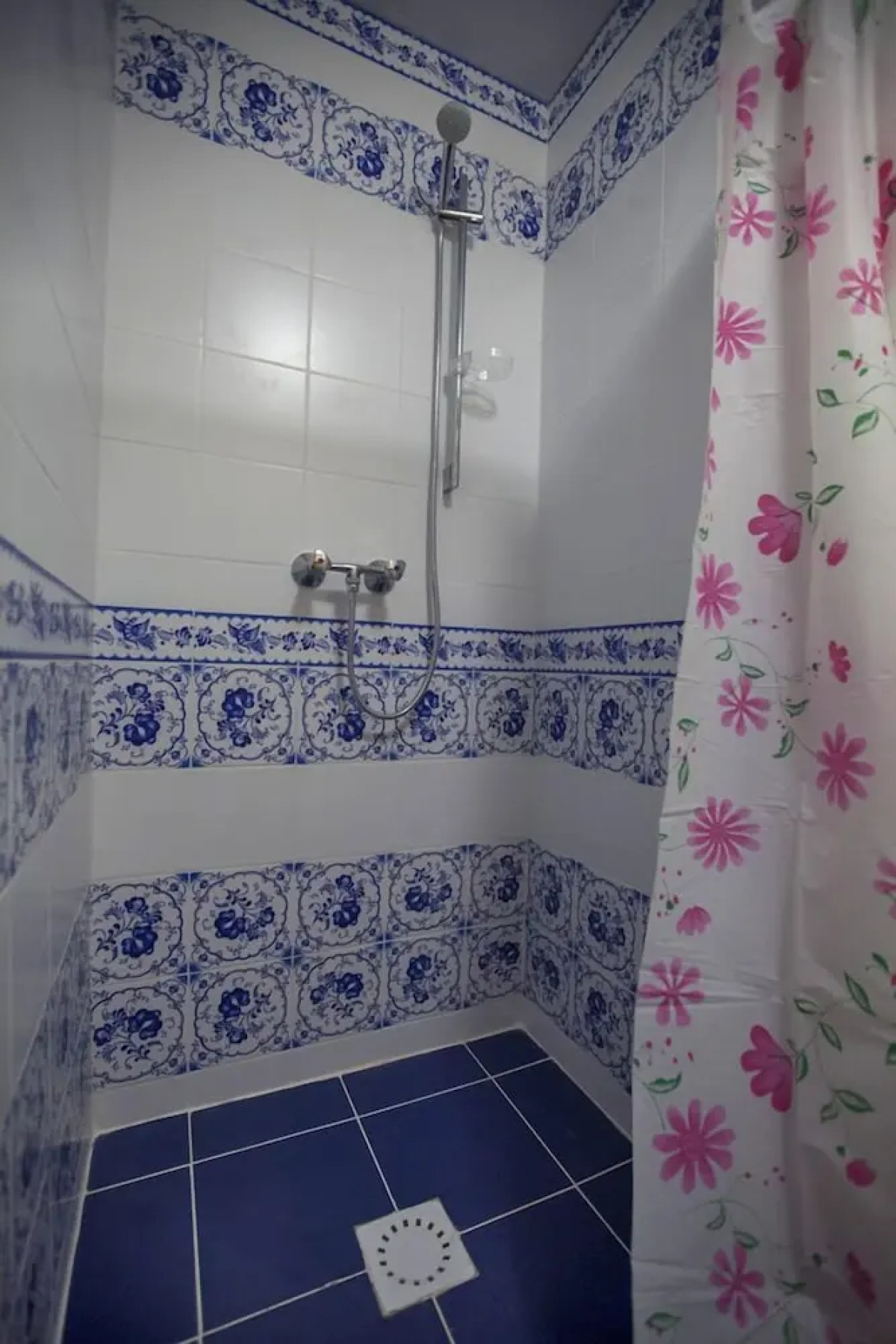 Отель «Шишки на Лампушке — Русская деревня»