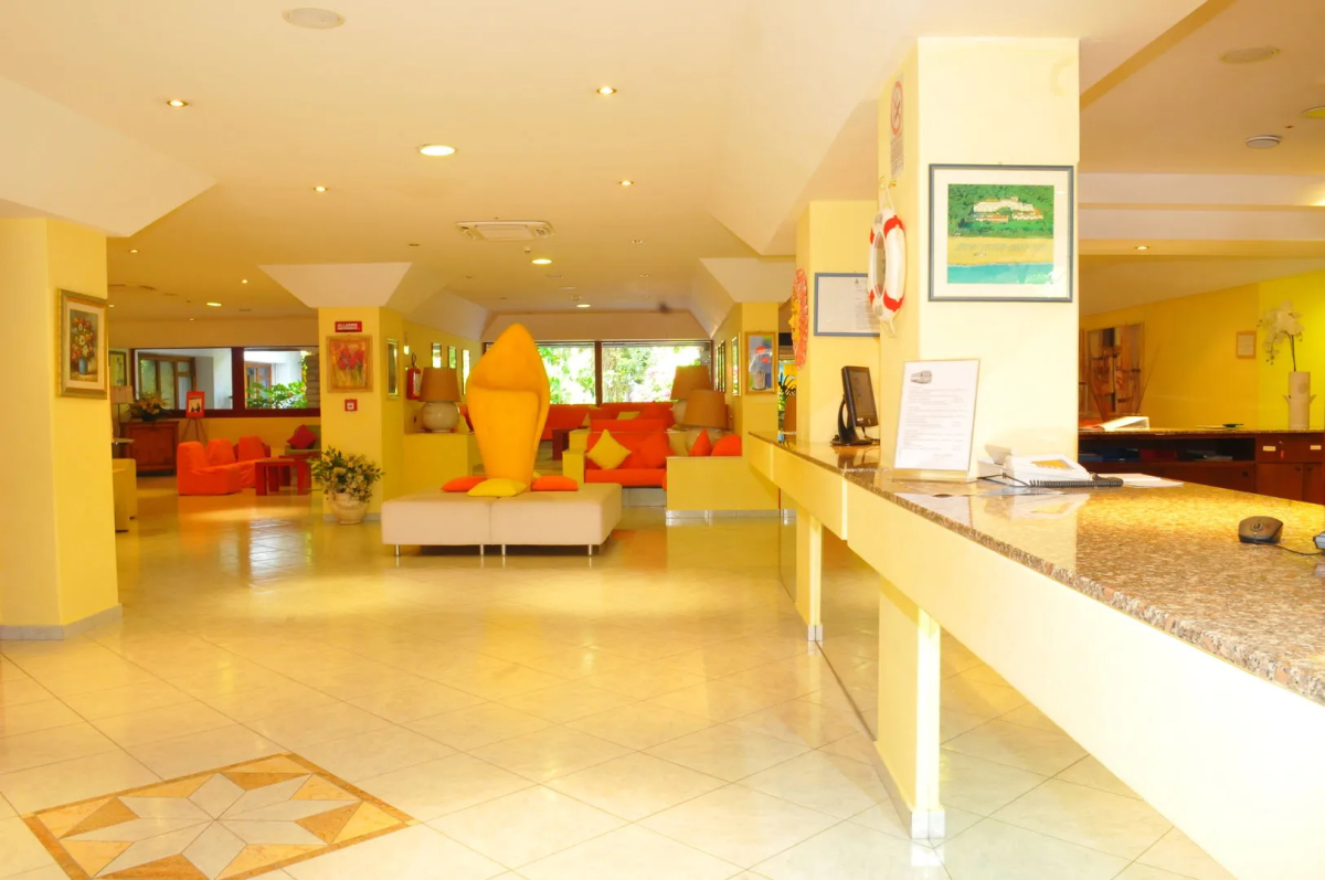Marina Club Hotel