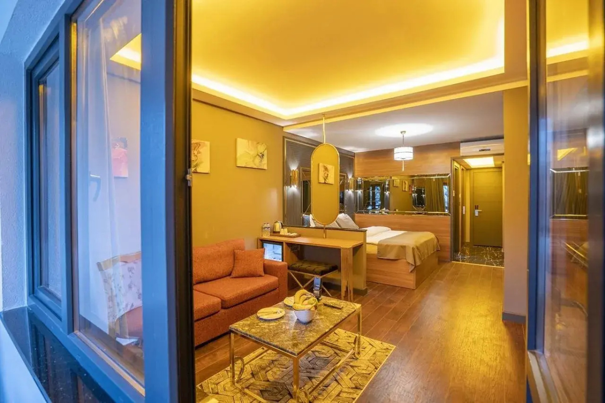 216 Eagle Palace Suite