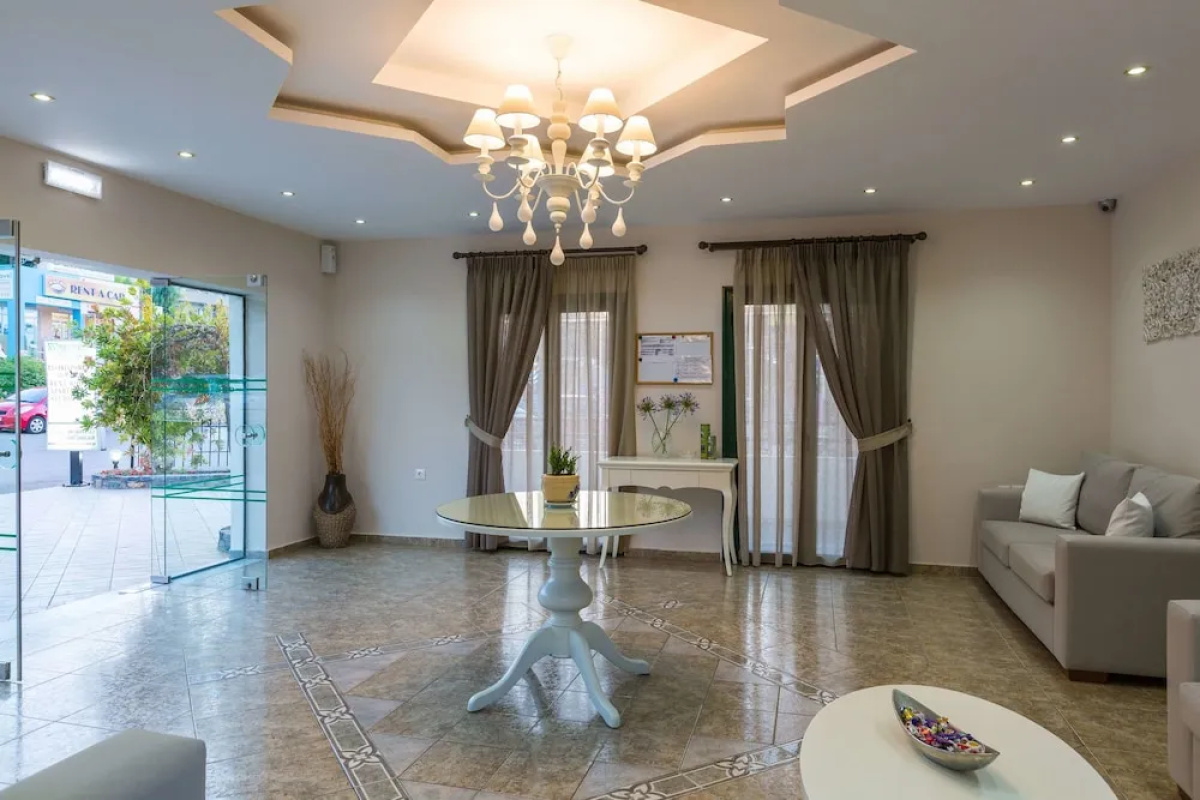 Manos Palace