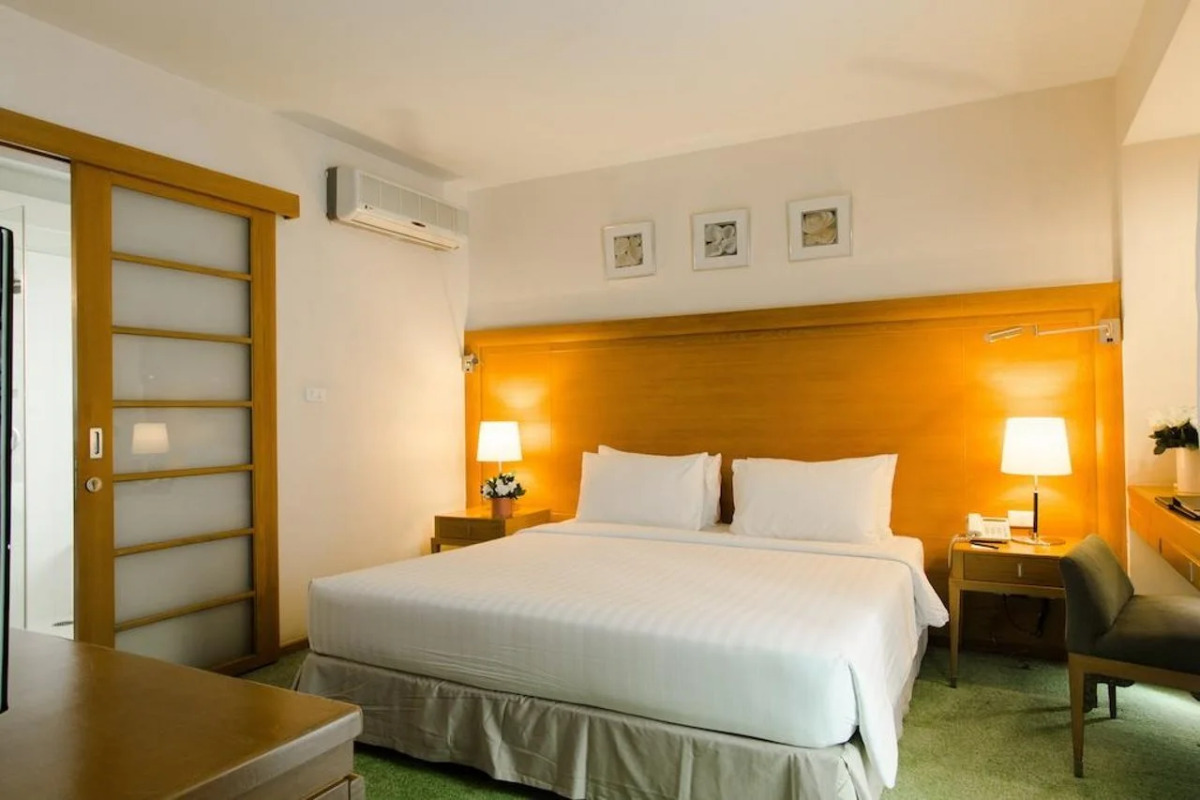 At Ease Saladaeng by AETAS