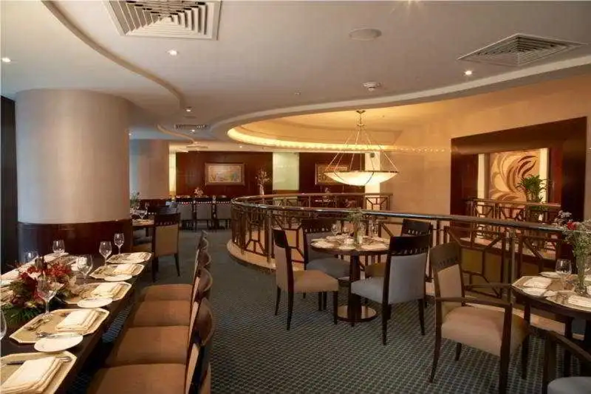 Al Manzel Hotel Apartments