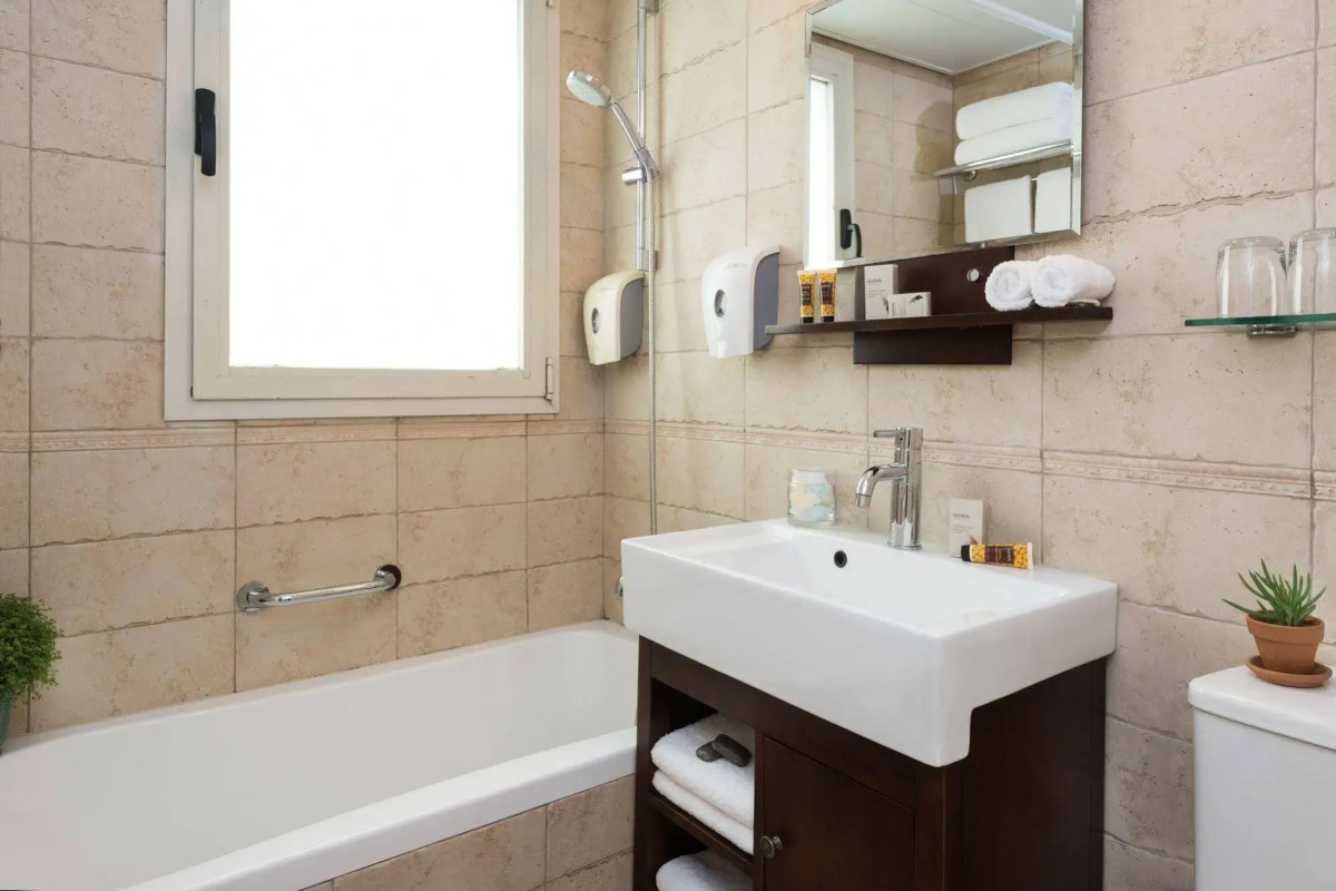 Dizengoff Suites Hotel