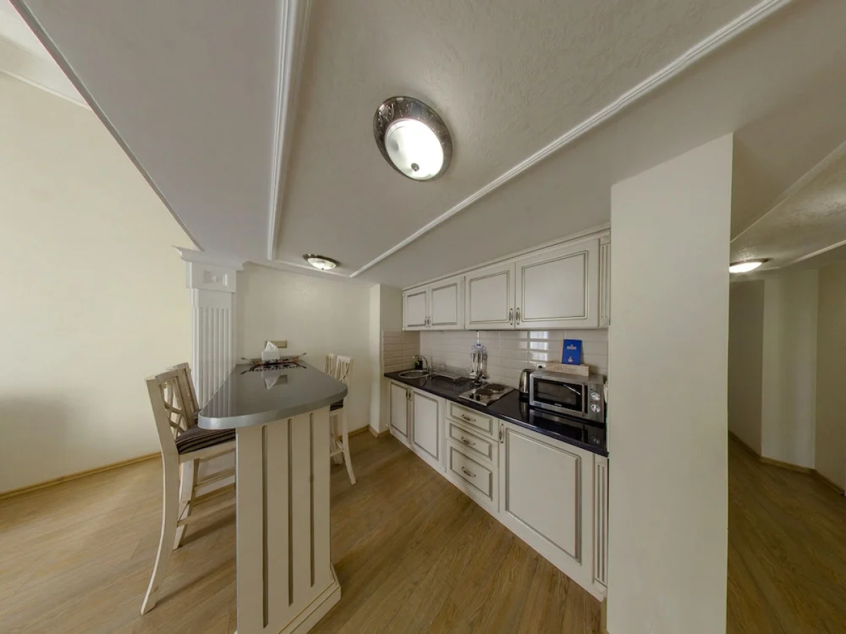 Metro Hotel Apartments