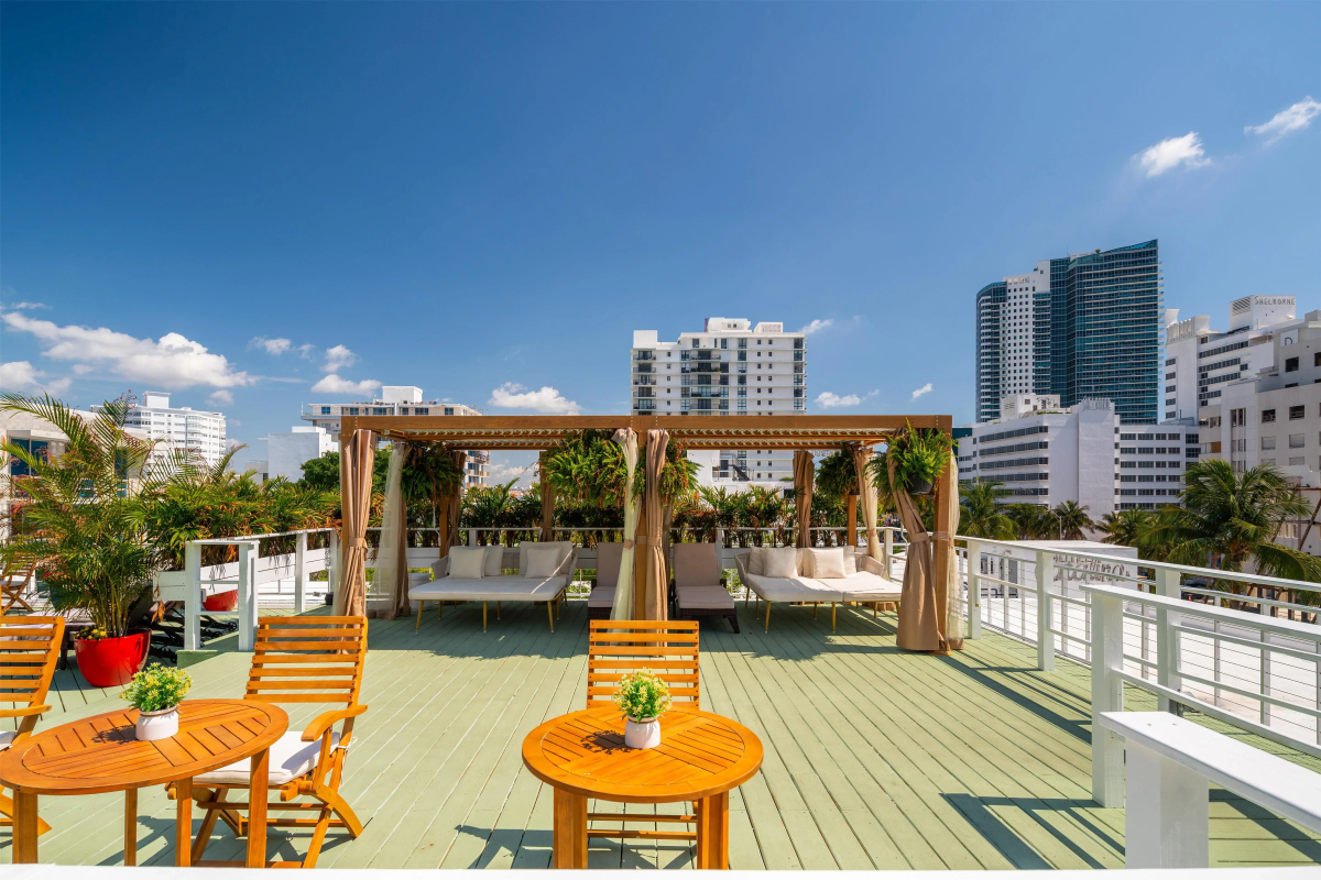 Catalina Hotel & Beach Club