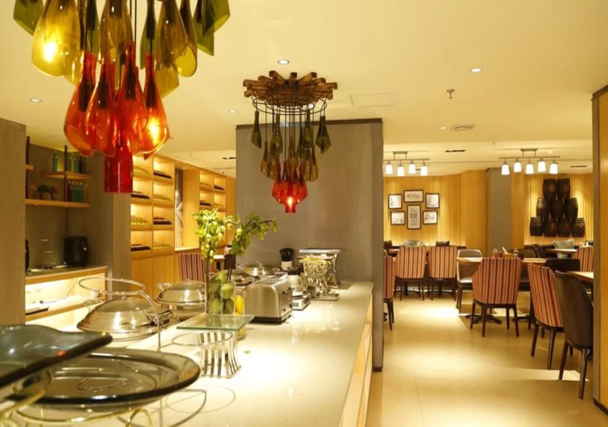 Orange Hotel Guangzhou Quzhuang Metro Station