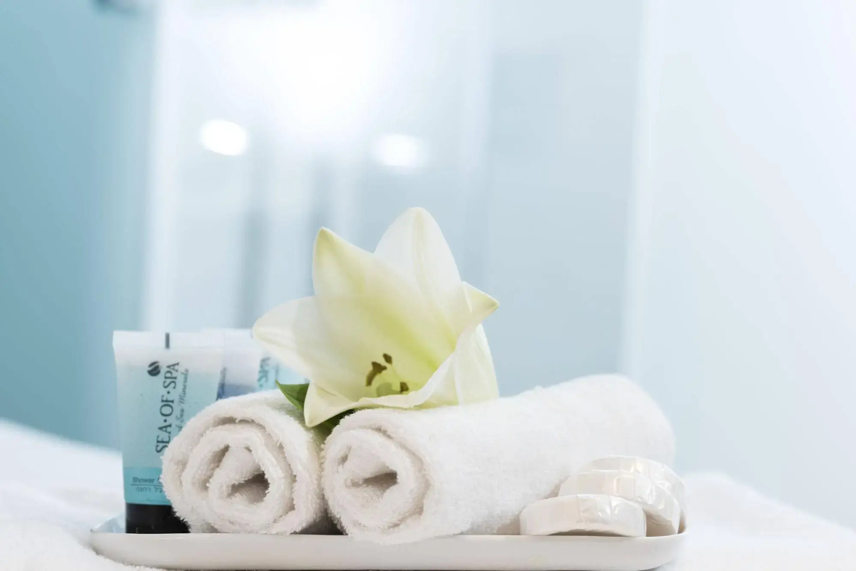 Sea Side by Zvieli Hotels