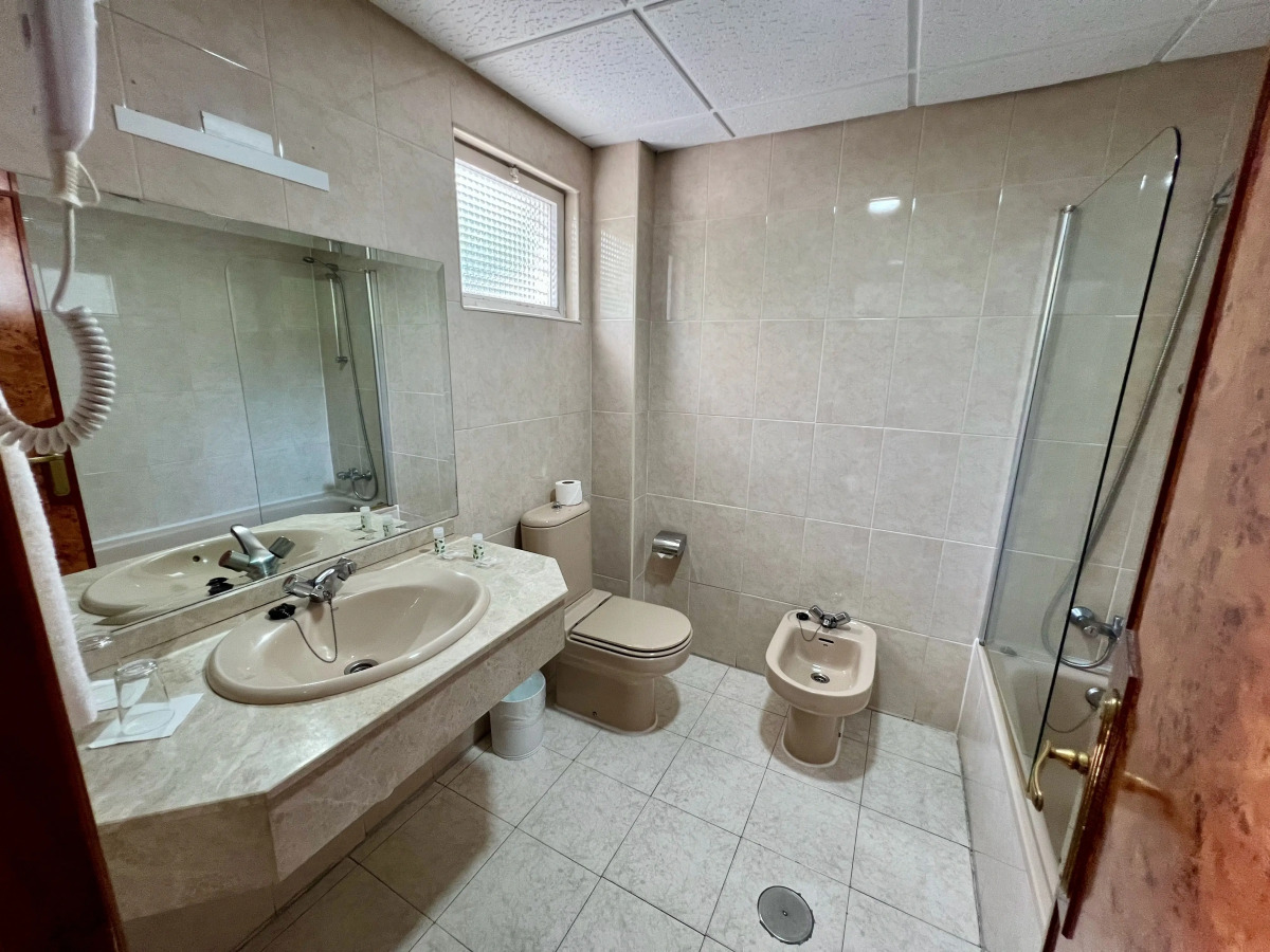 AP Hotel and Parking