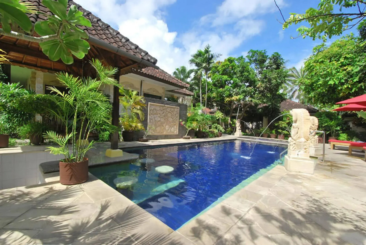 Yulia Beach Inn Kuta
