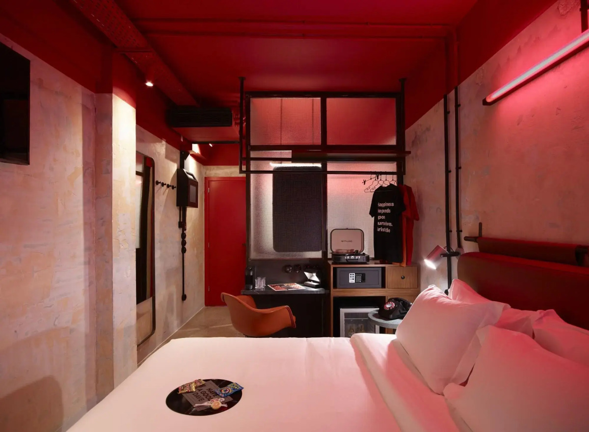 Dave Red Athens Hotel