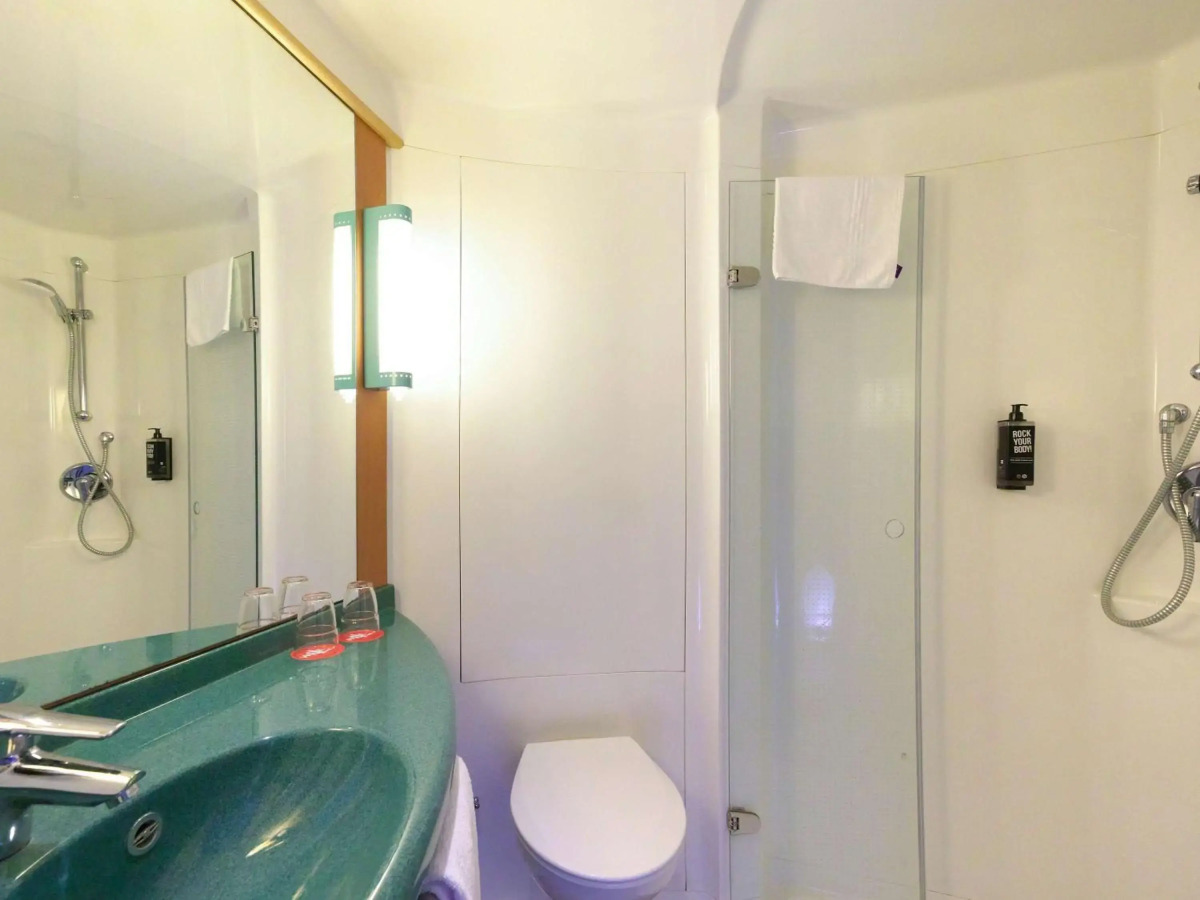 Seaview Patong Hotel