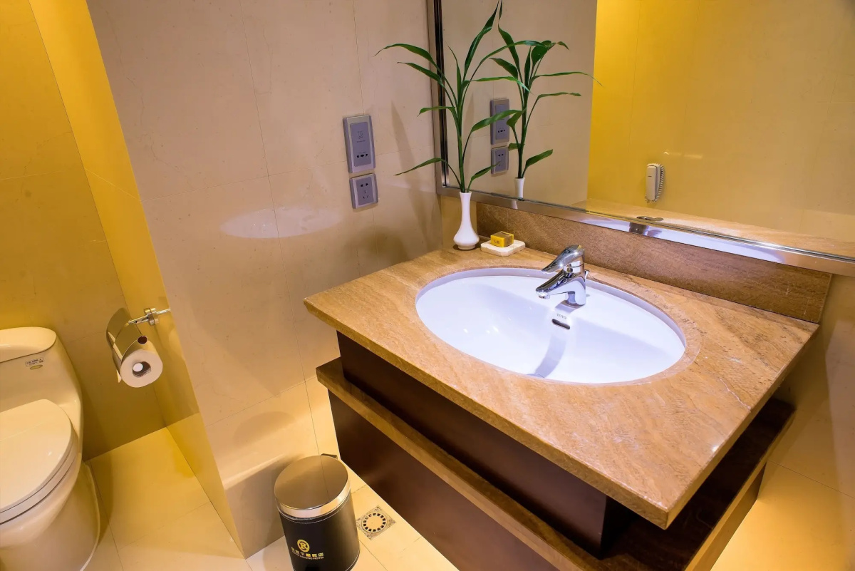 Royal Halong Hotel