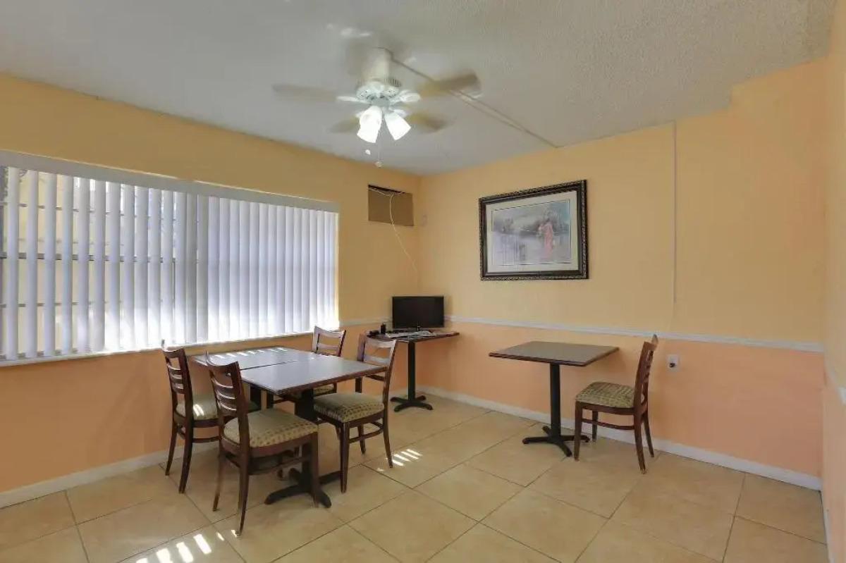 Budget Inn St Petersburg