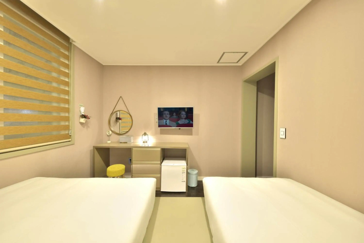 WITH U Hotel & Guesthouse