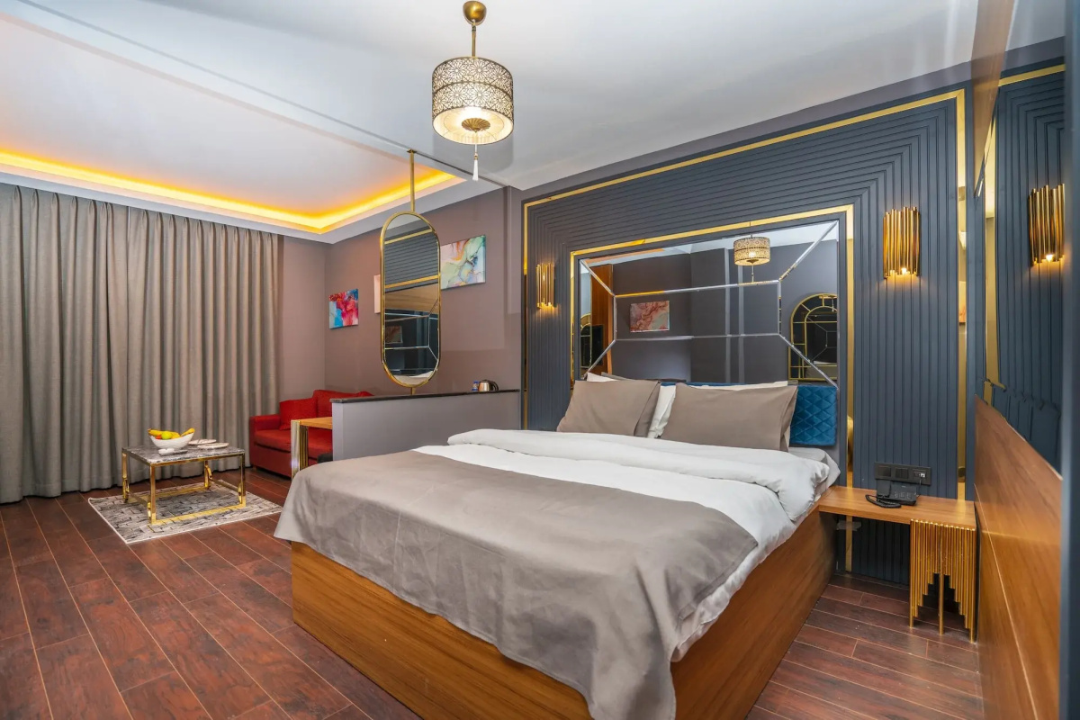 216 Eagle Palace Suite